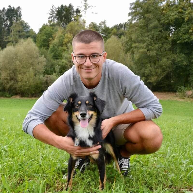 Philipp von Dog-Native mit kleinerem Hund